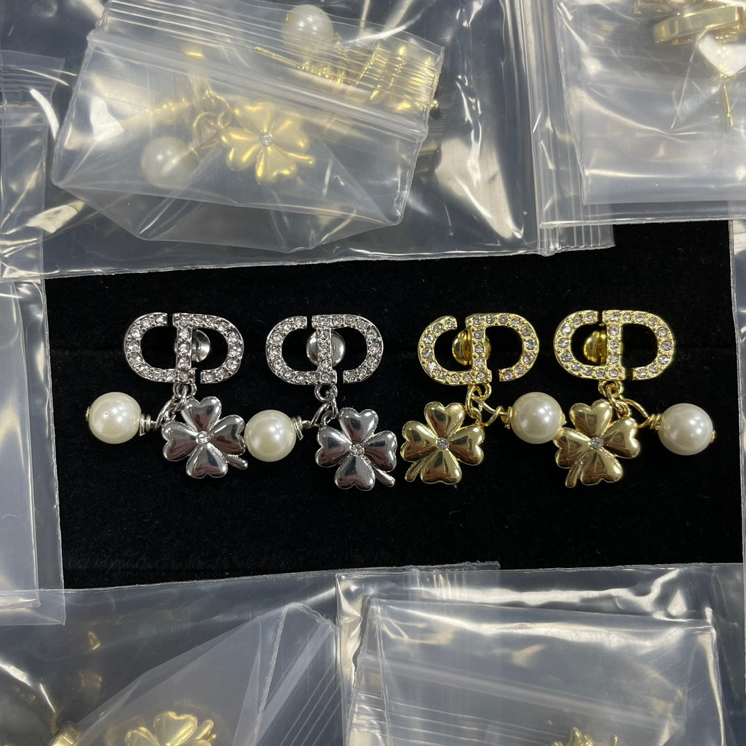 14D618EDE Stylish Earrings