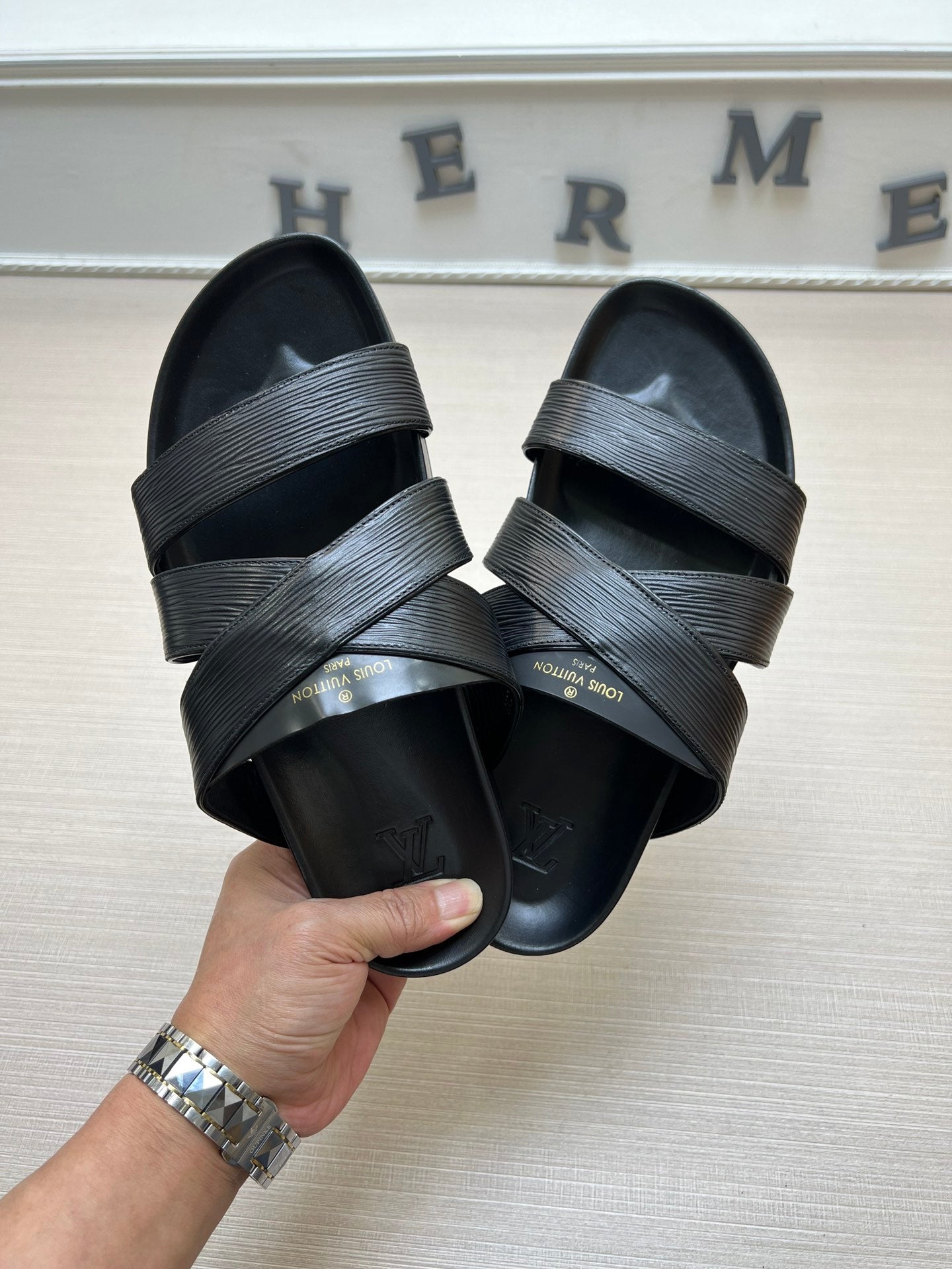 54E89ZDE Stylish slippers