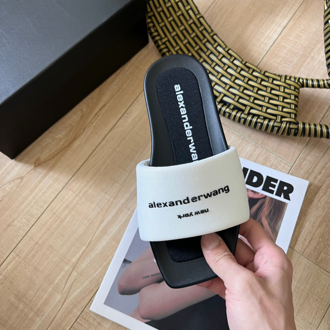 14A5ZDE Stylish Slippers