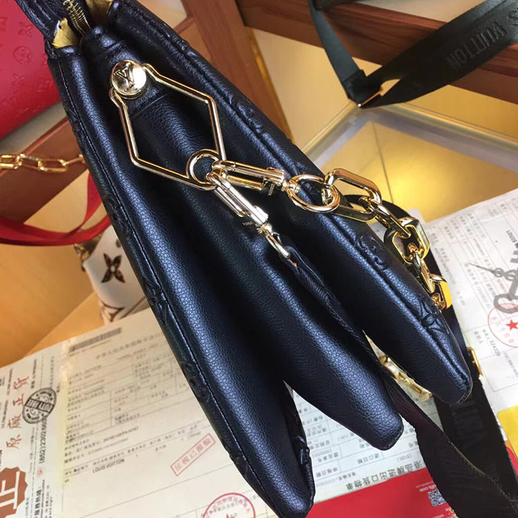 2E42BDE Stylish leather bag