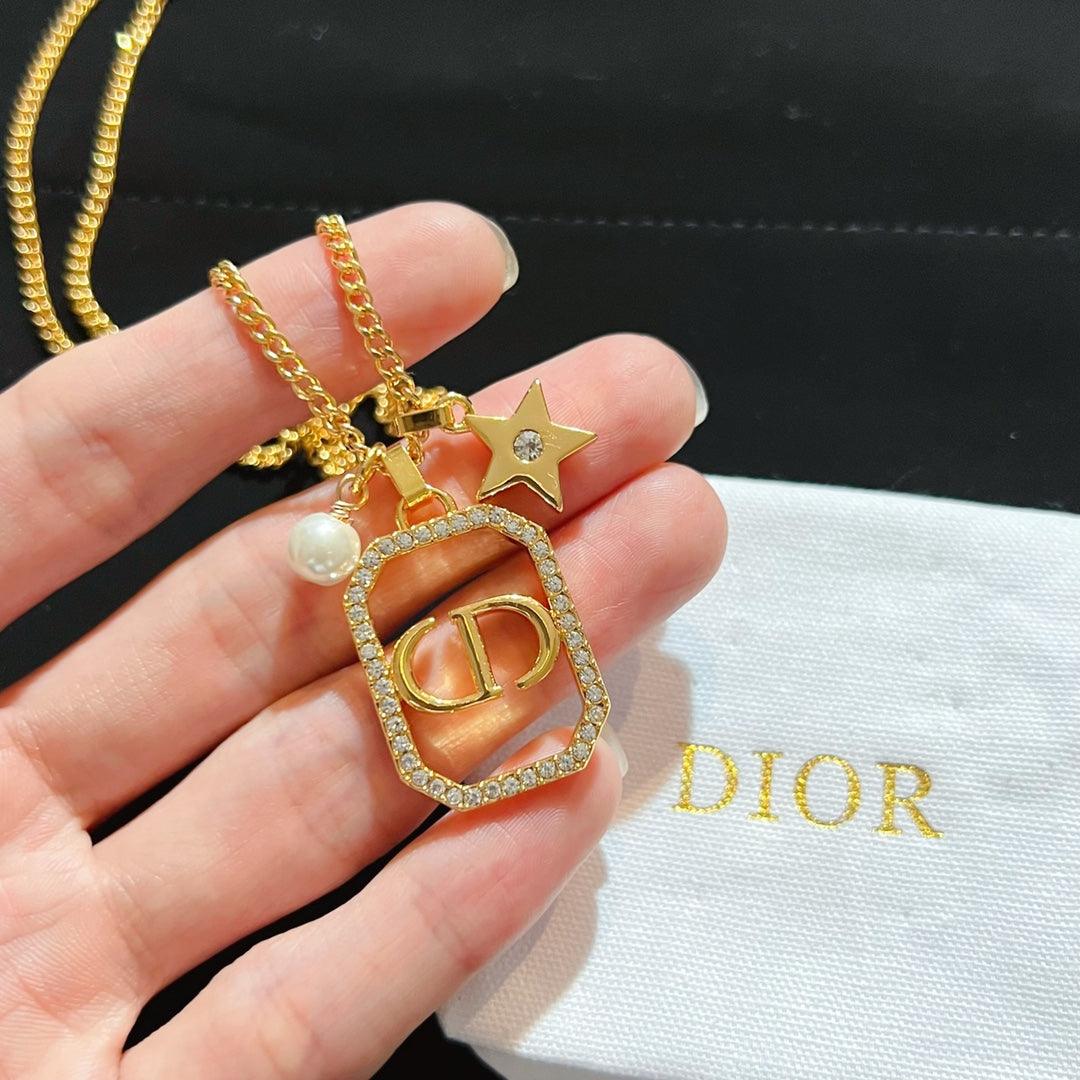 15ND8XDE Stylish Necklaces
