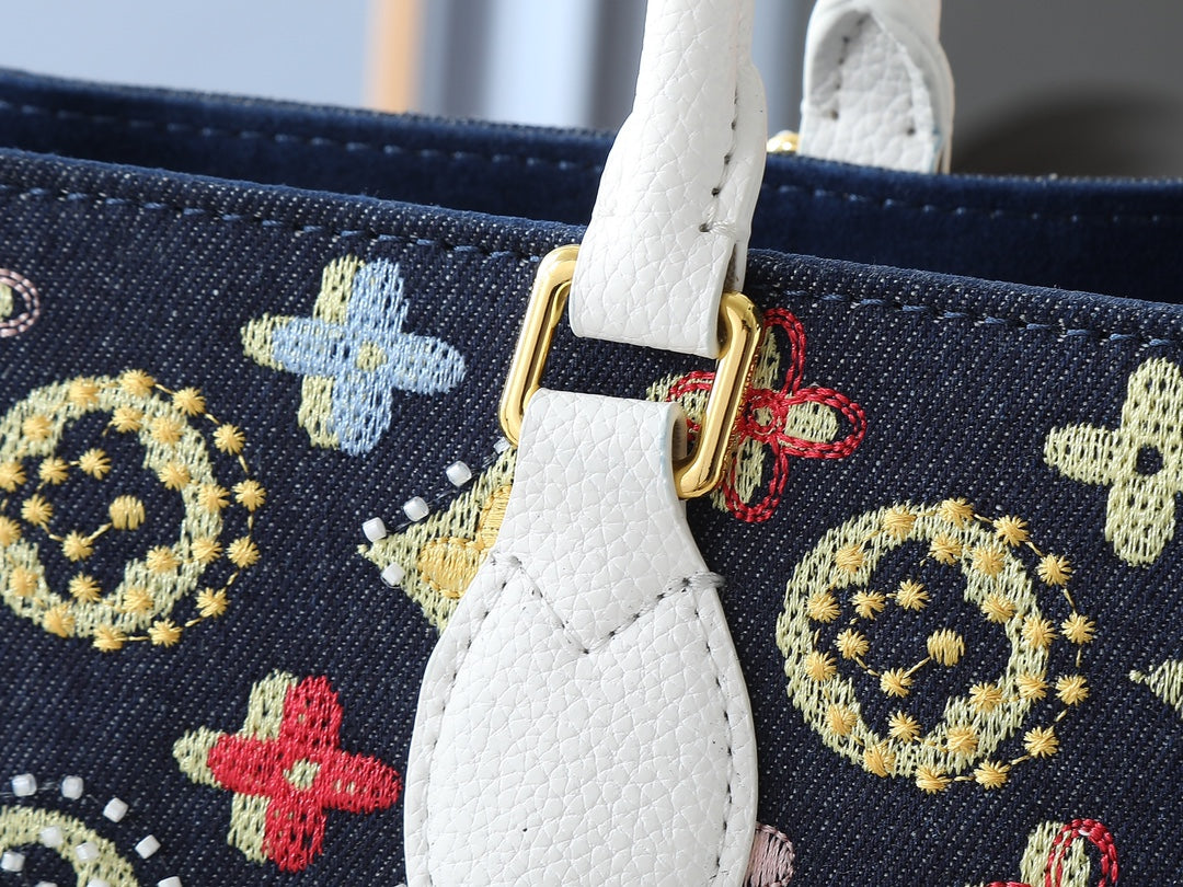 15RE22BDE Stylish genuine leather embroidered bag