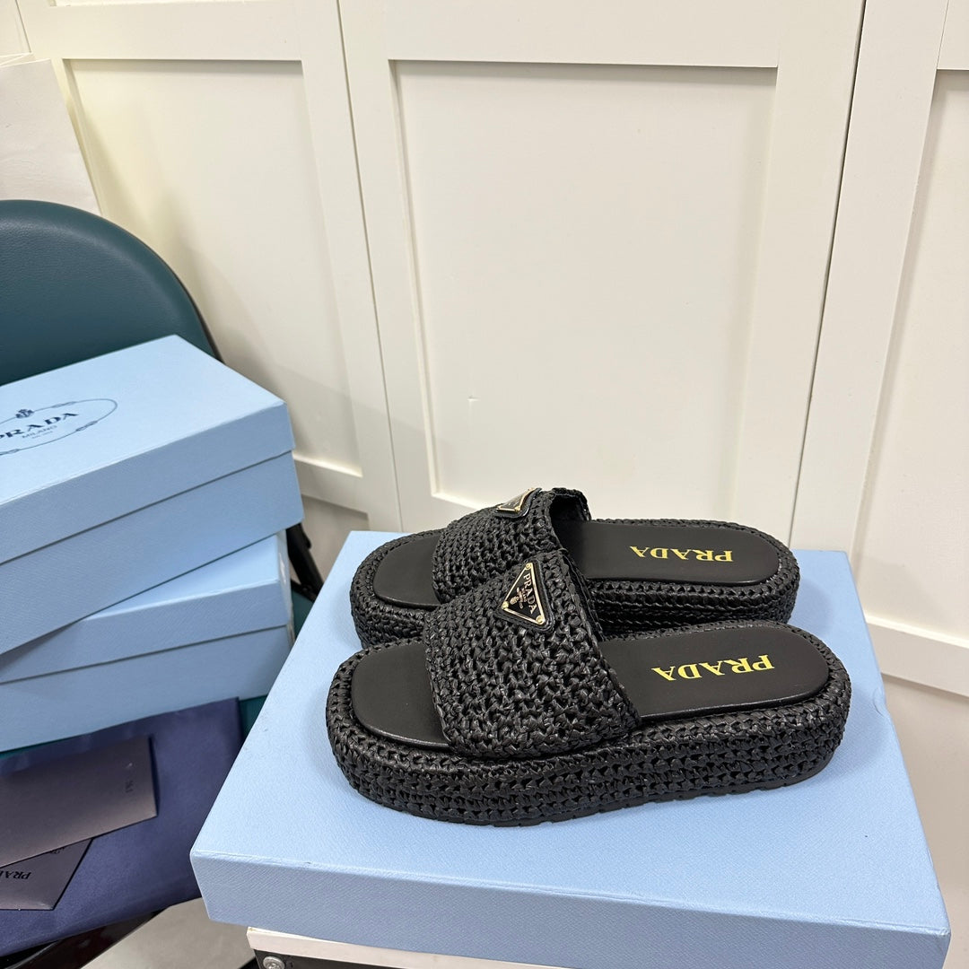 14PD27ZDE Stylish slippers