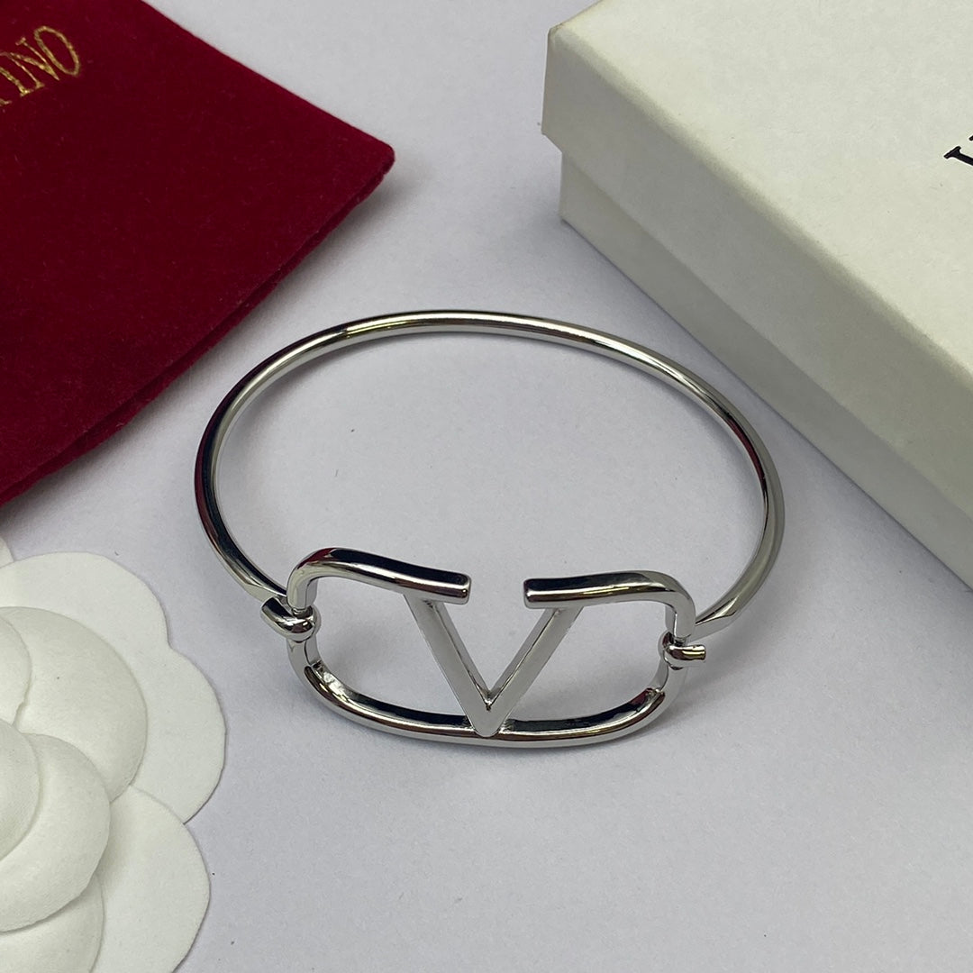 1YVL75KDE Stylish Bracelets