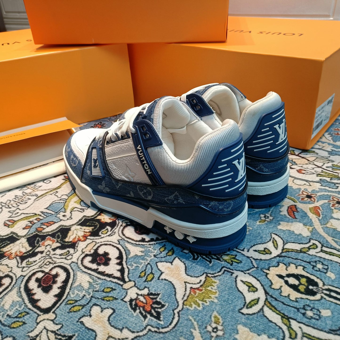 1XE23ZDE Stylish Sneakers