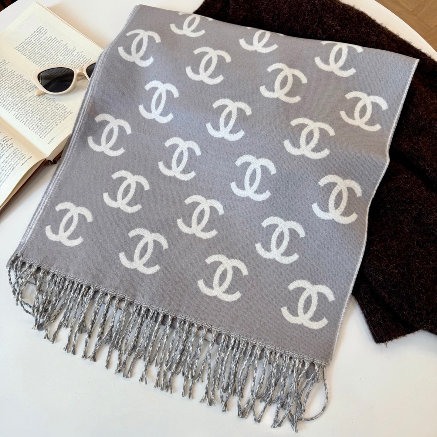 185ZC72WDE Stylish Winter Scarves