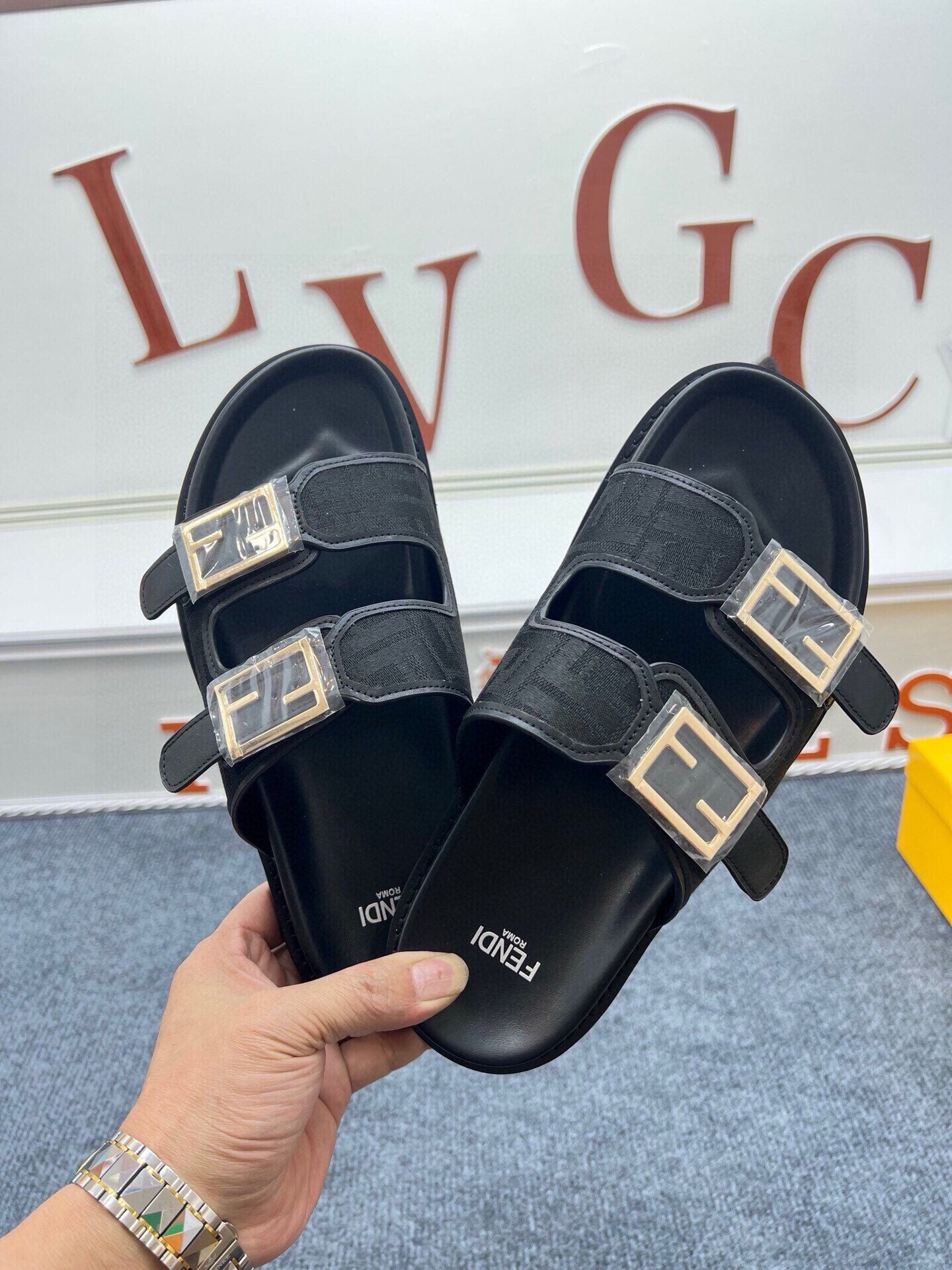 54F38ZDE Stylish slippers