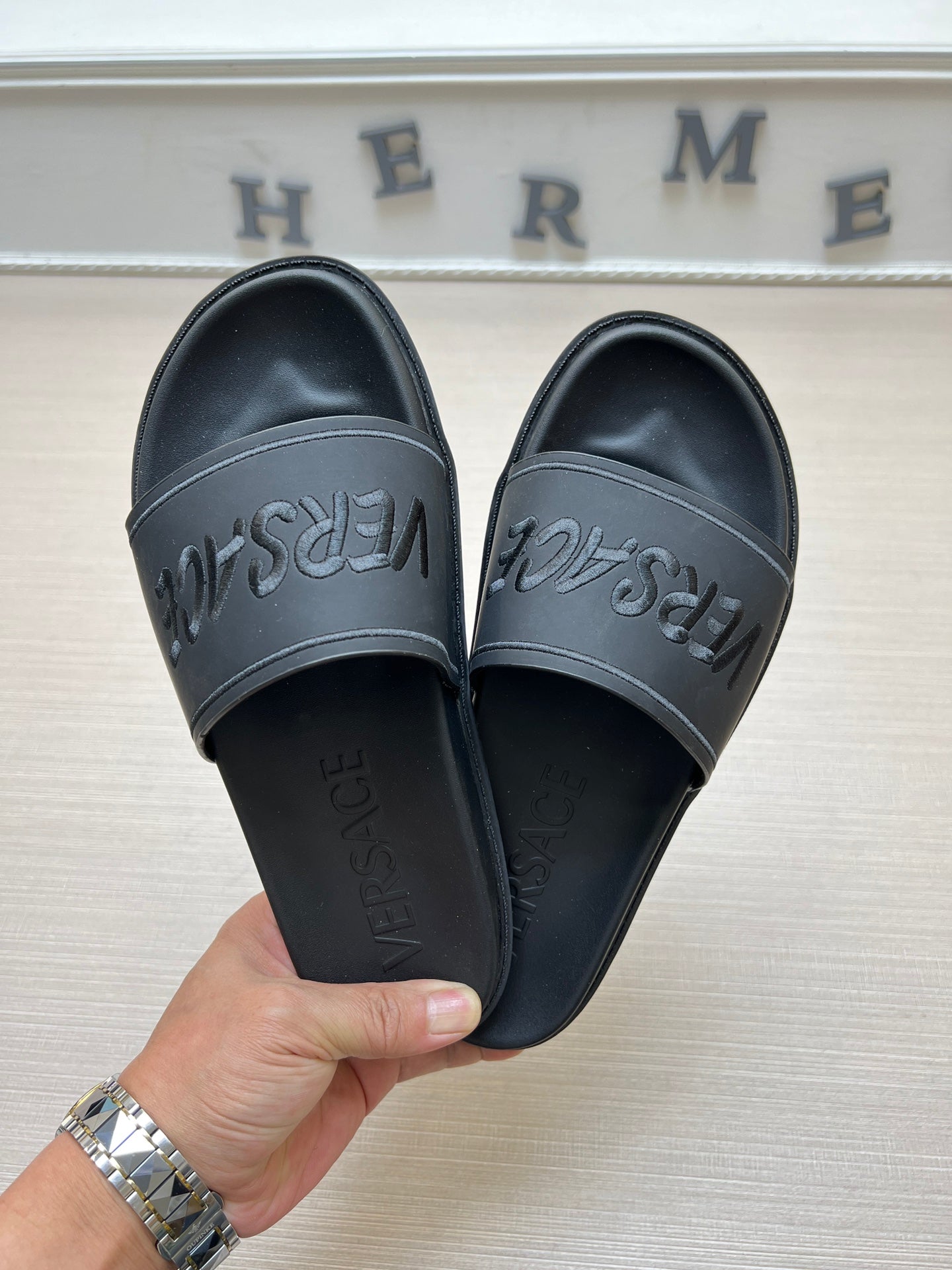 54V54ZDE Stylish slippers