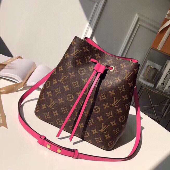 3E81BDE Stylish leather bag