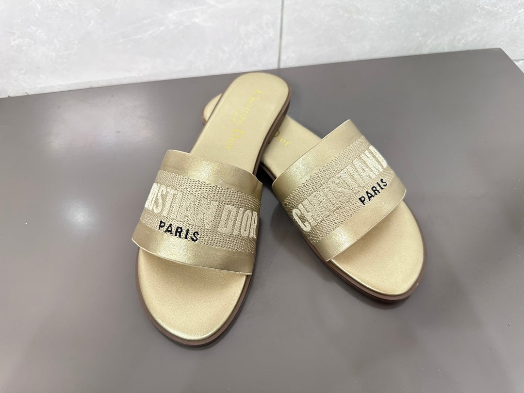 14D32ZDE Stylish slippers
