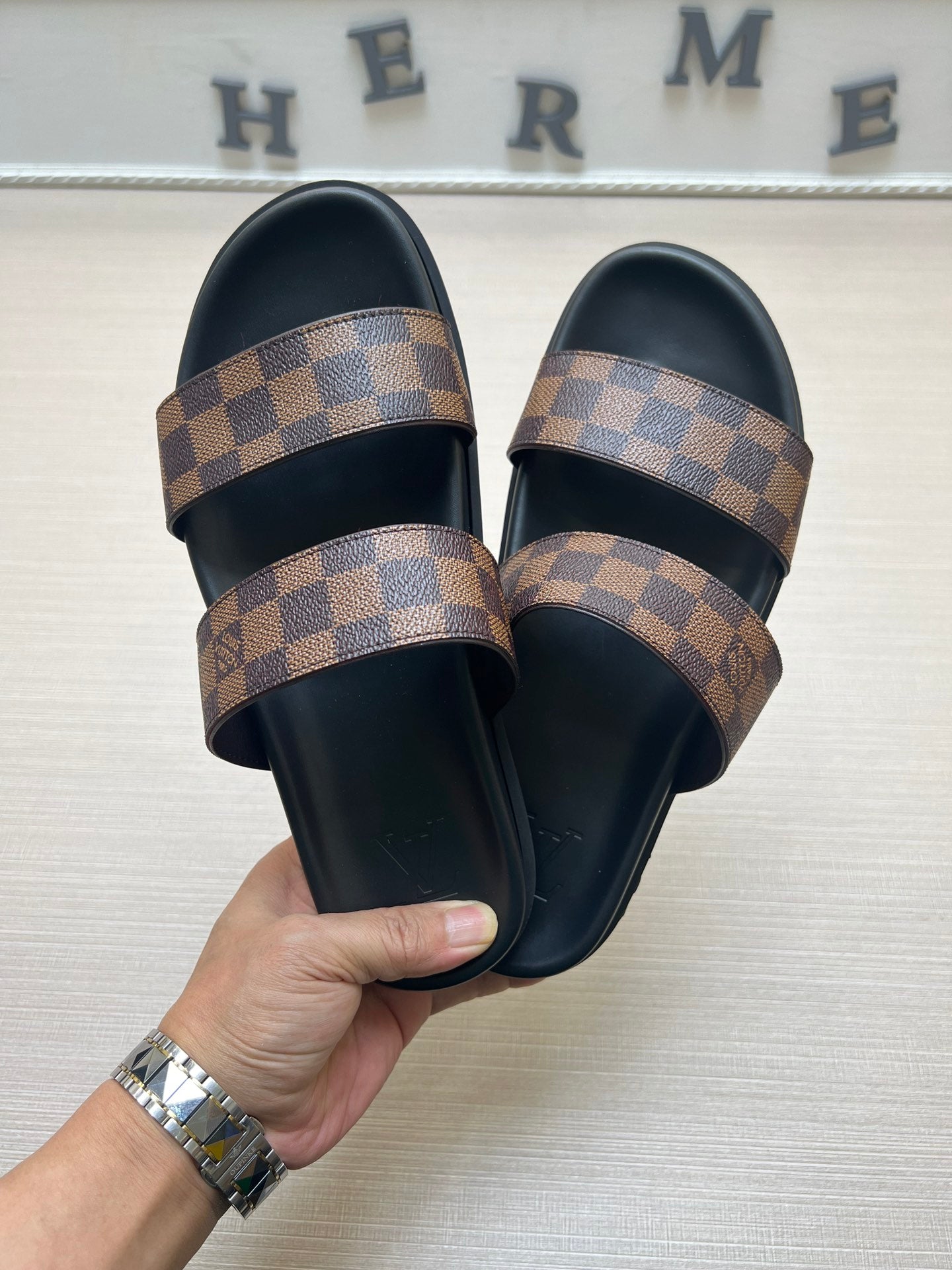 54E60ZDE Stylish slippers