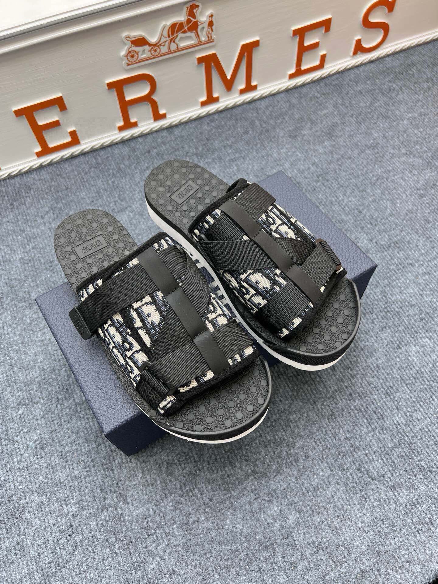 535ZD305ZDE Stylish Slippers