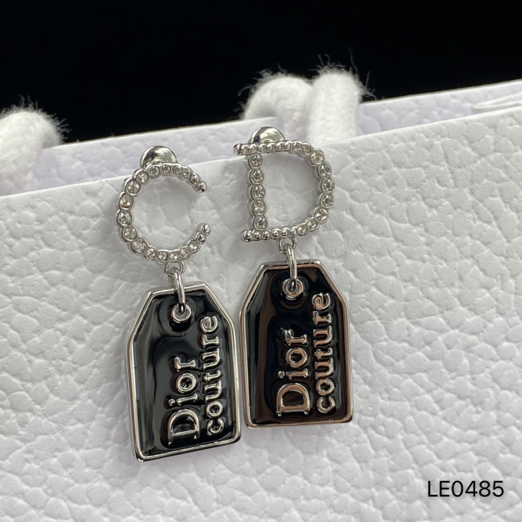 1YD215EDE Stylish Earrings