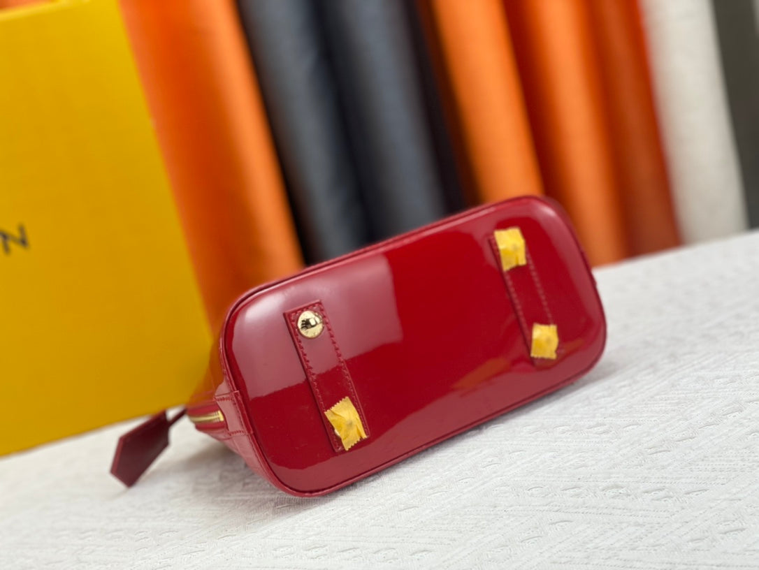 165NE97BDE Stylish leather bag