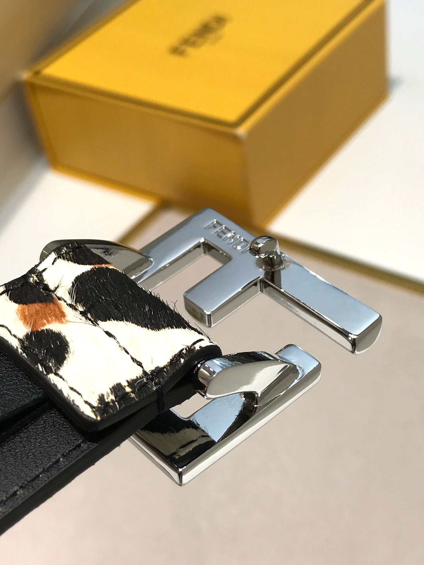 14F94PDE Stylish High quality belt With full package