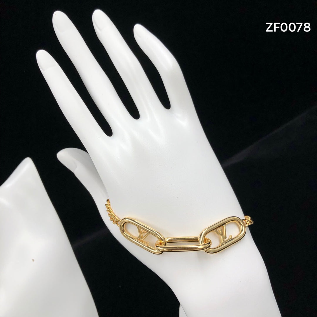 1YE350XDE Stylish Bracelets Necklaces