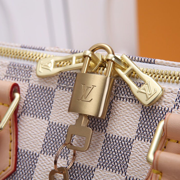 2E17BDE Stylish leather bag