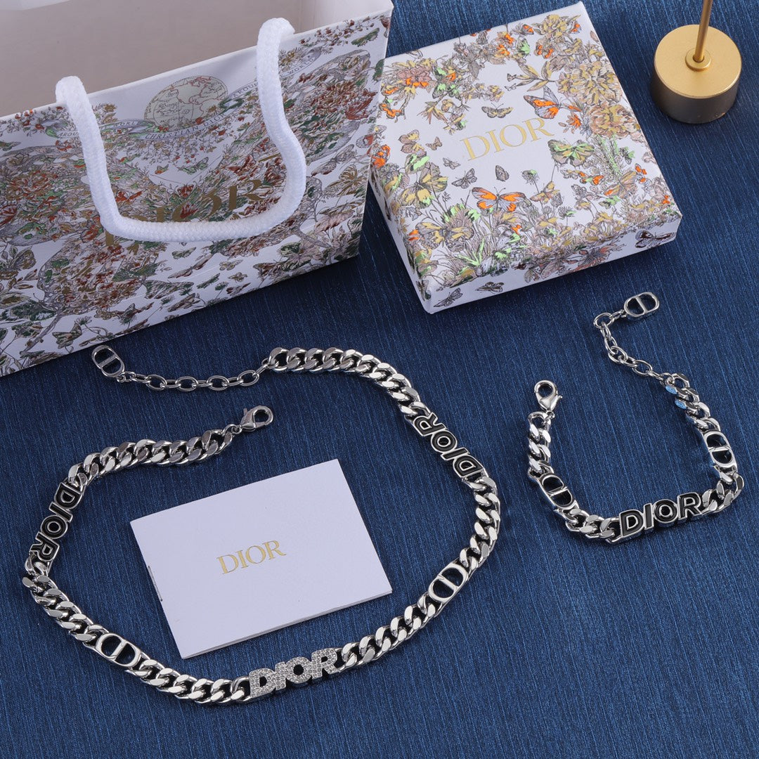 14D540XDE Stylish Bracelets Necklaces