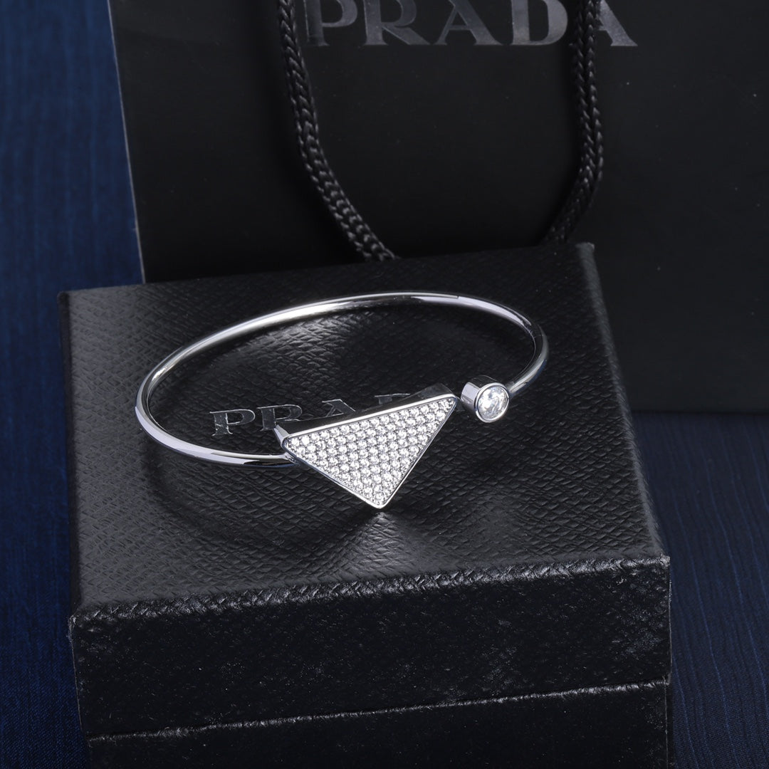 1YPD74KDE Stylish Bracelets