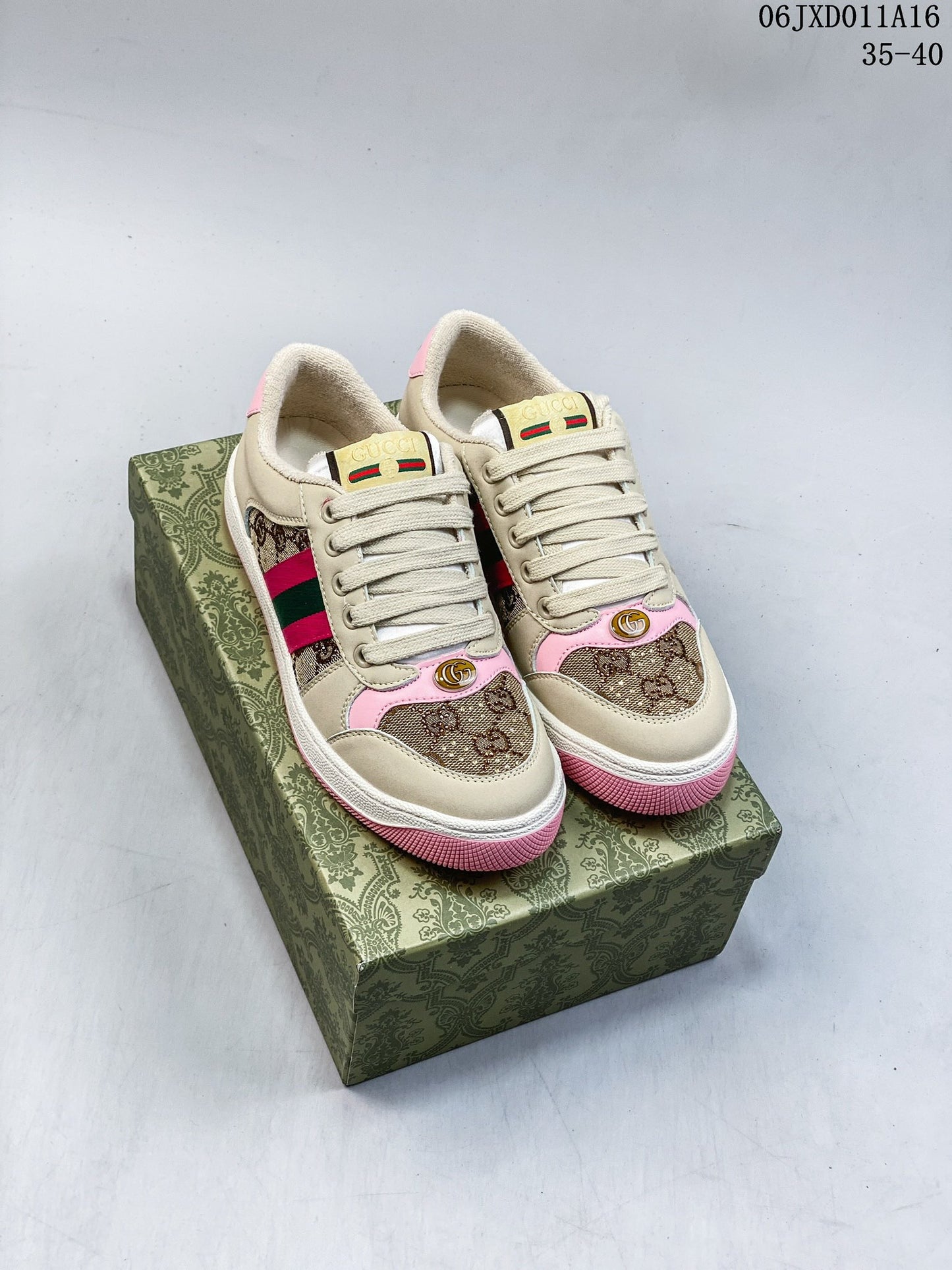 4YB60ZDE Stylish Sneakers