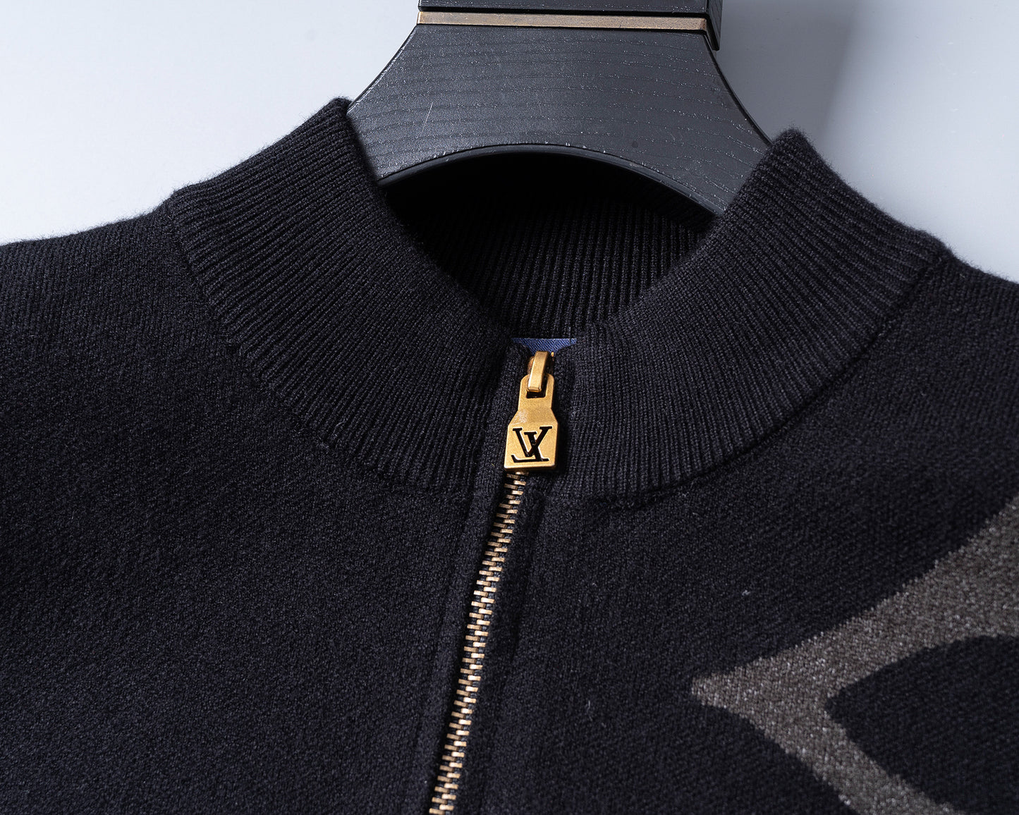 185ZE122UDE Stylish Sweaters