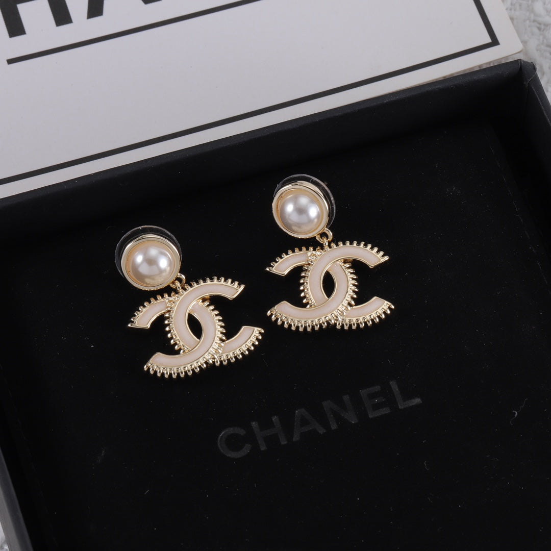 14C785EDE Stylish Earrings