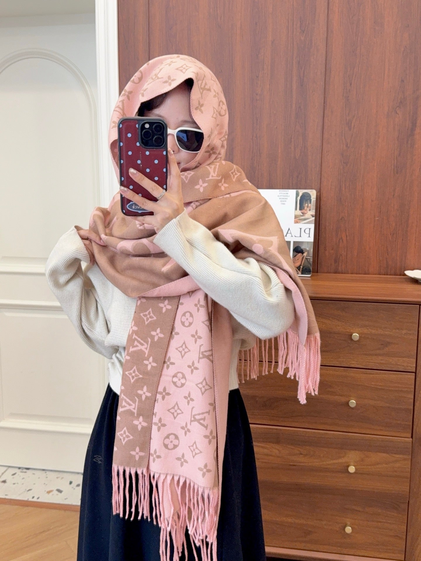185ZE71WDE Stylish Winter Scarves