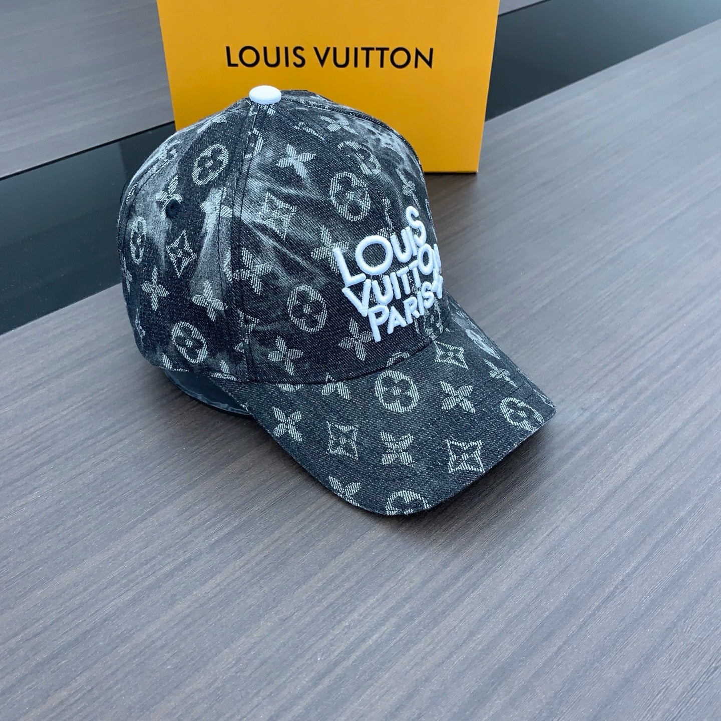 125ZE516MDE Stylish hats