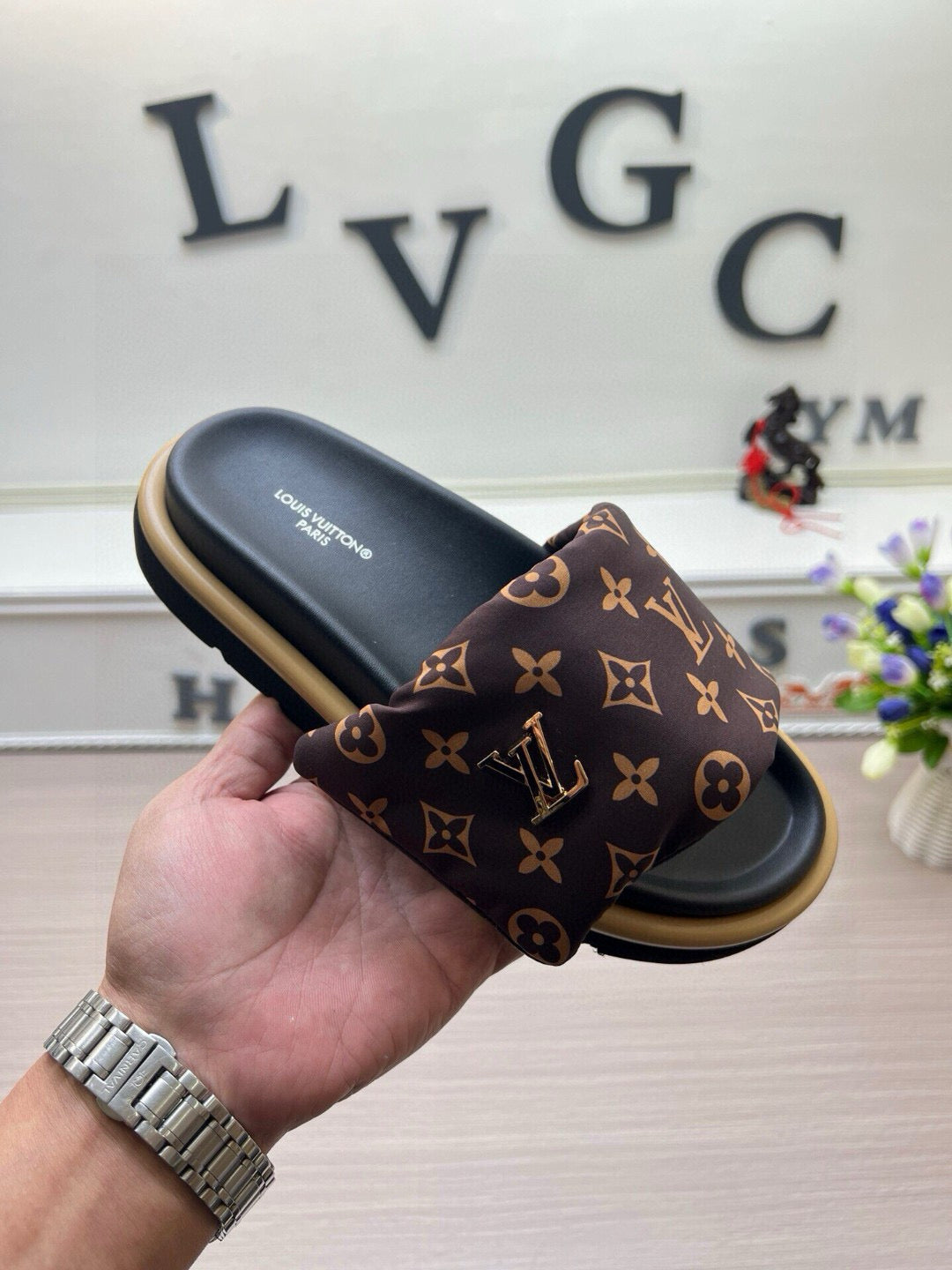 5QE10ZDE Stylish Slippers