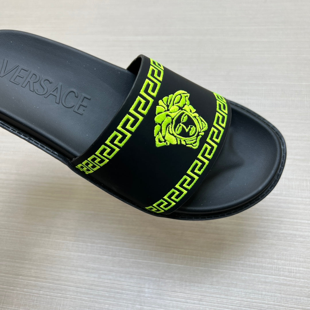 54V53ZDE Stylish slippers