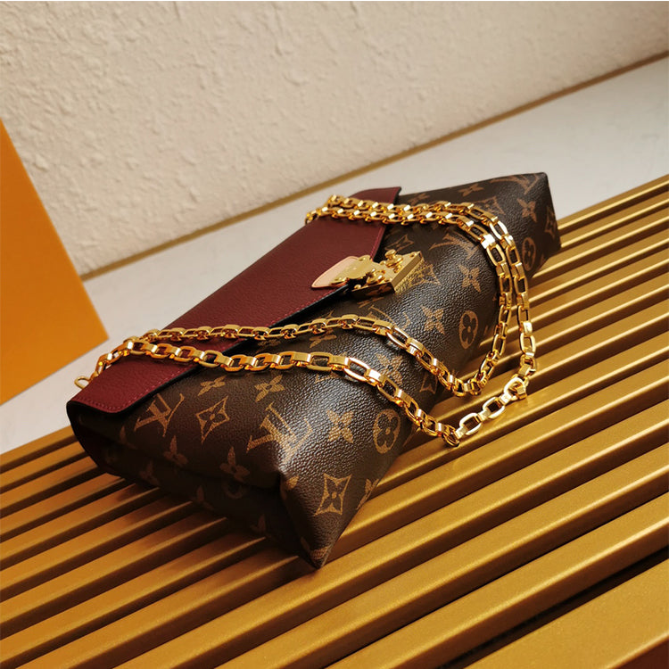AE83BDE Stylish leather bag