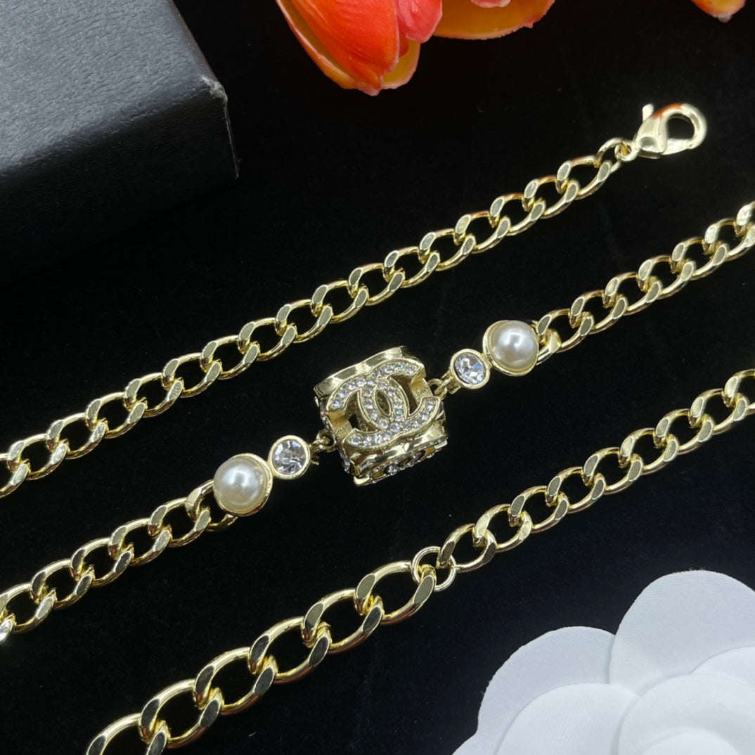 14C923XDE Stylish Necklaces