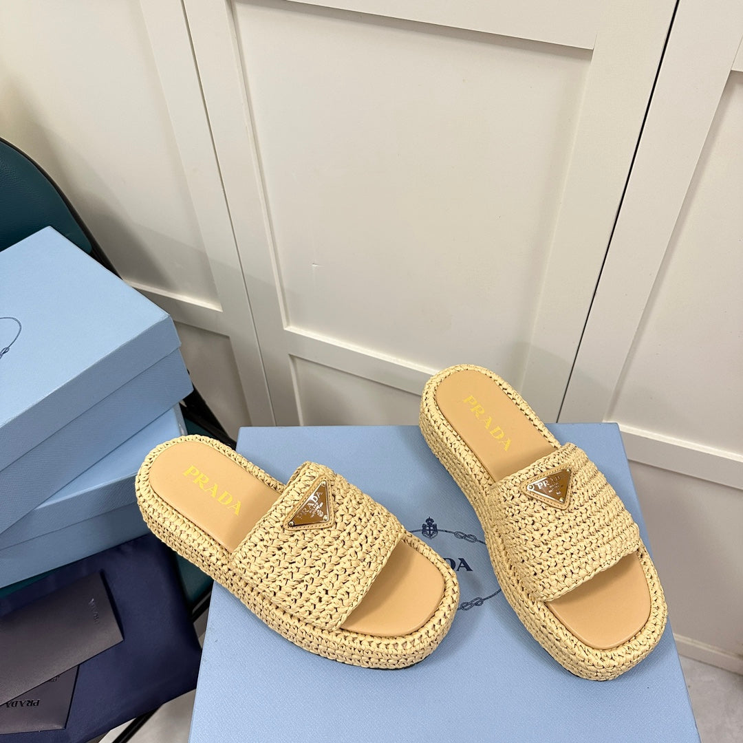 14PD27ZDE Stylish slippers