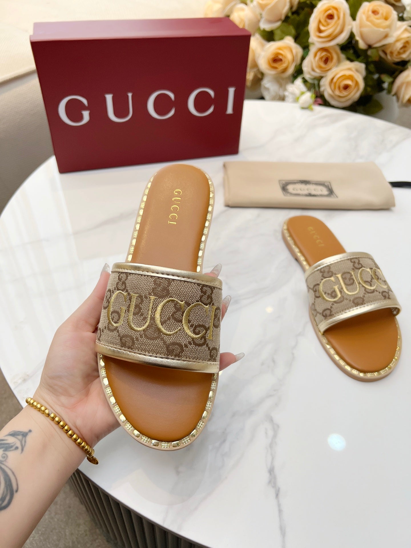 255QB29ZDE Stylish leather Slippers
