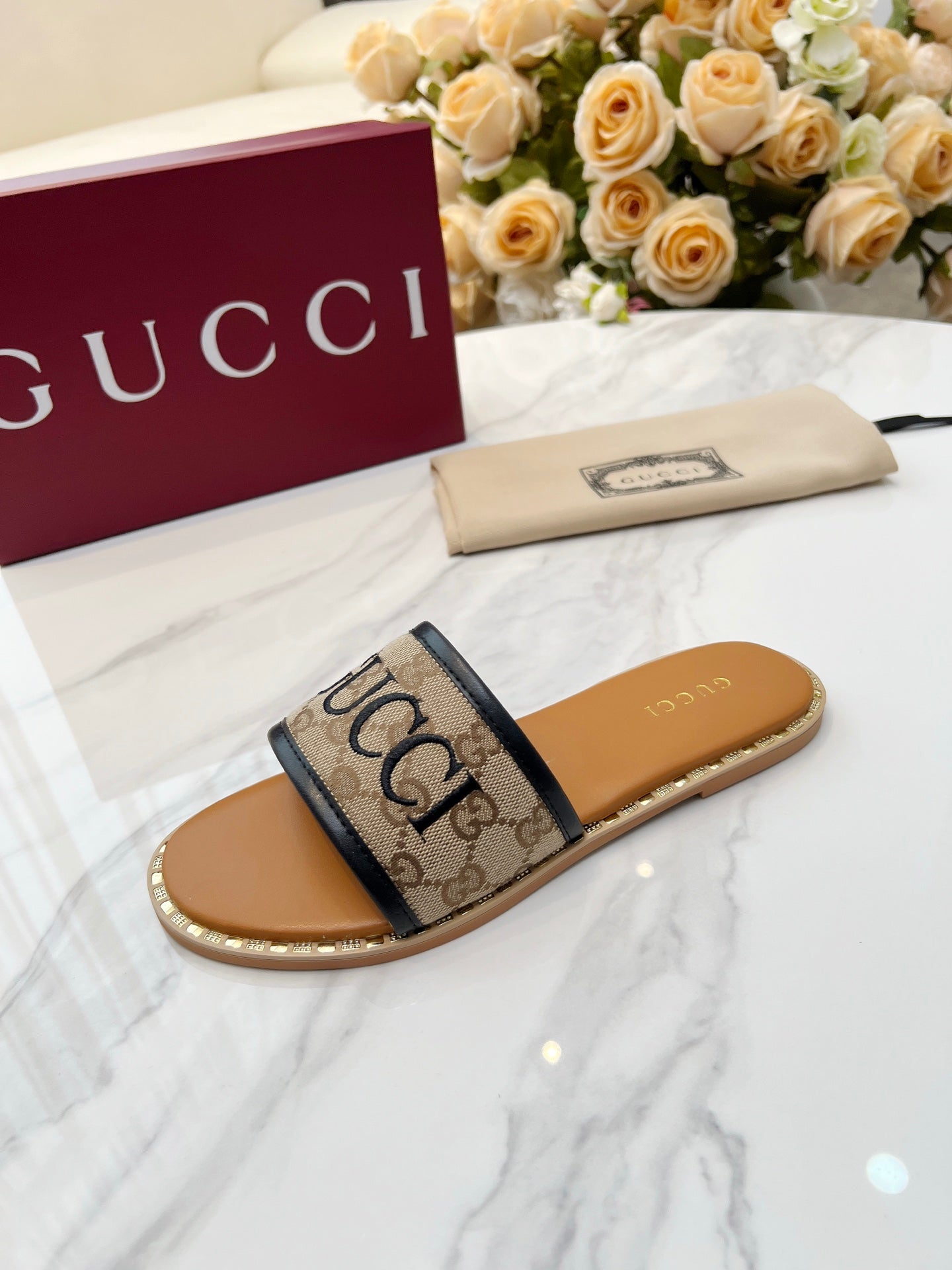 255QB29ZDE Stylish leather Slippers
