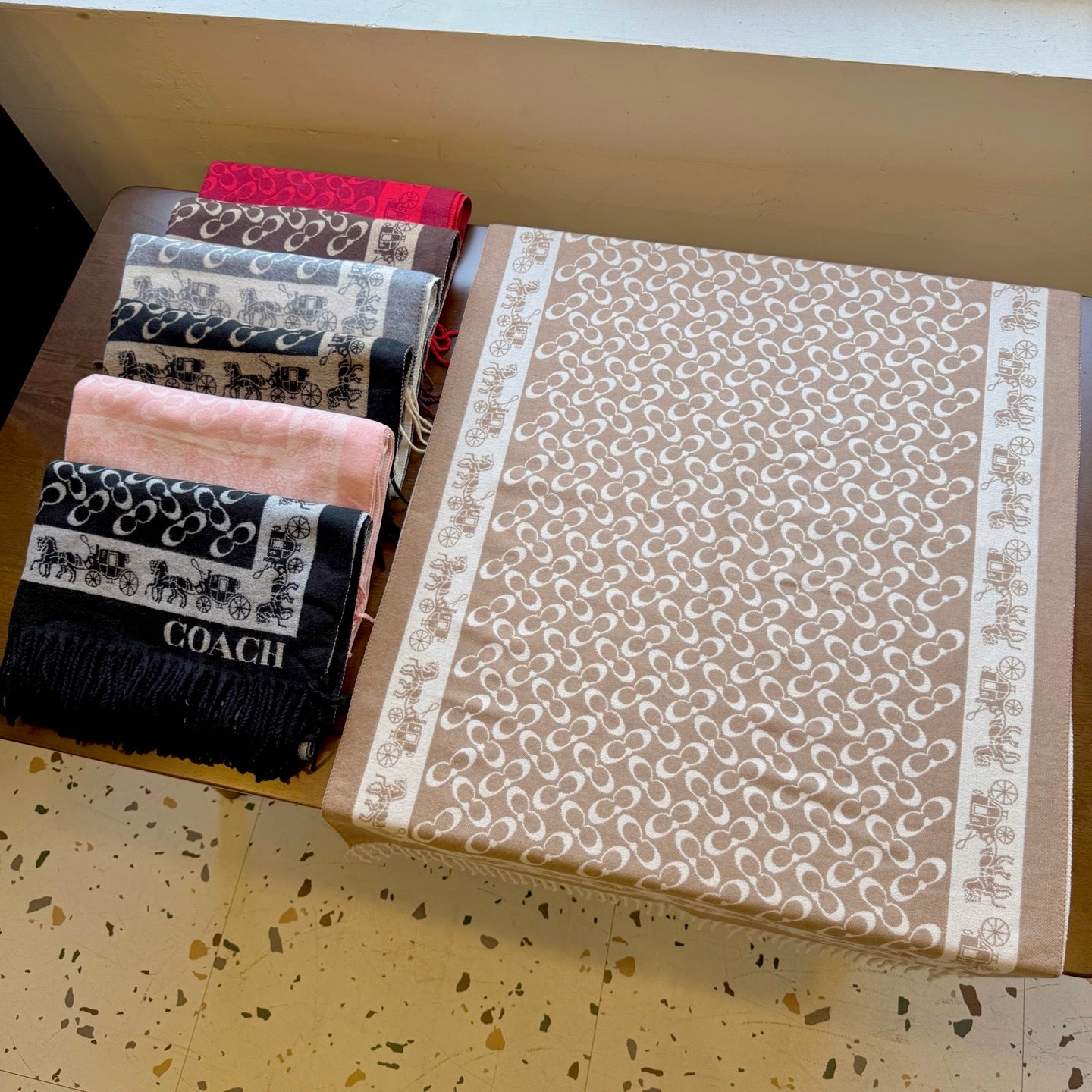 185ZH67WDE Stylish Winter Scarves