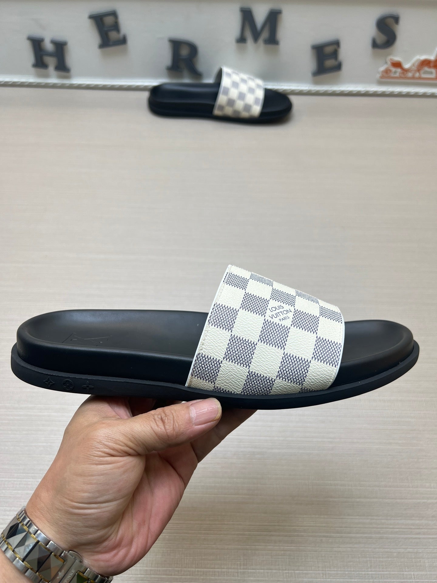 54E61ZDE Stylish slippers
