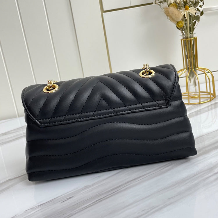 AE028BDE Stylish leather bag
