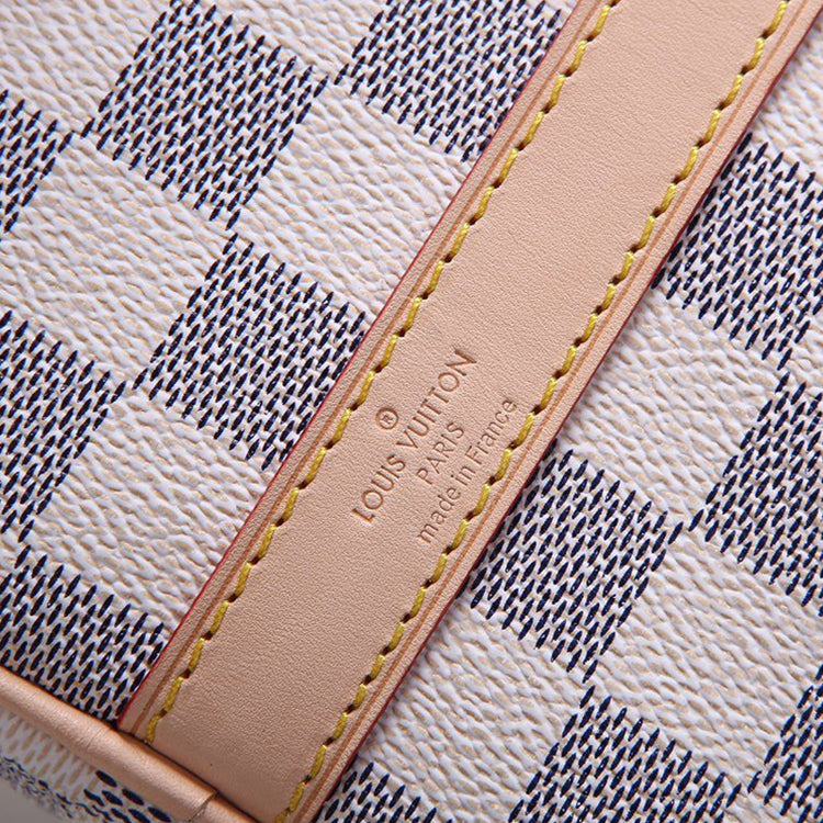 2E17BDE Stylish leather bag
