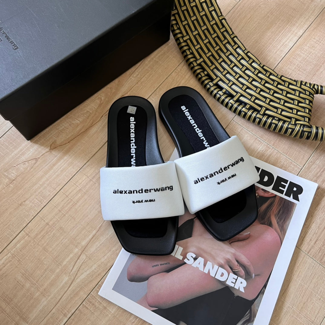 14A5ZDE Stylish Slippers