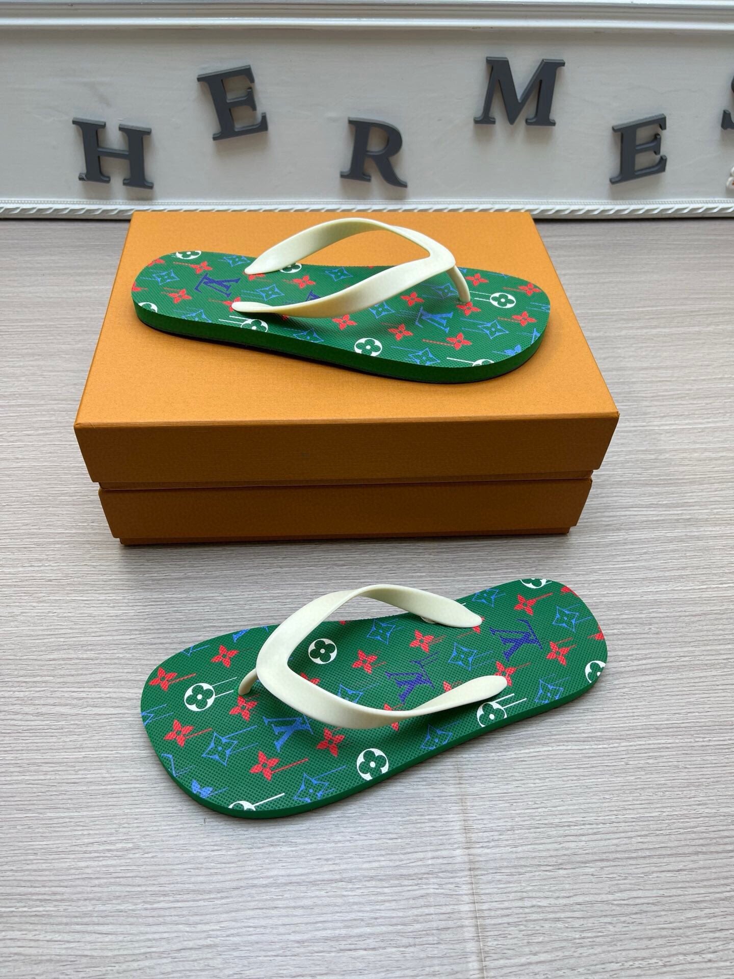 54E55ZDE Stylish slippers