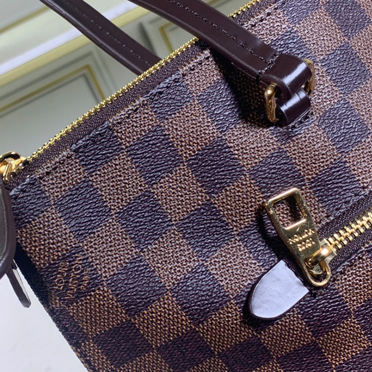 1E001BDE Stylish leather bag