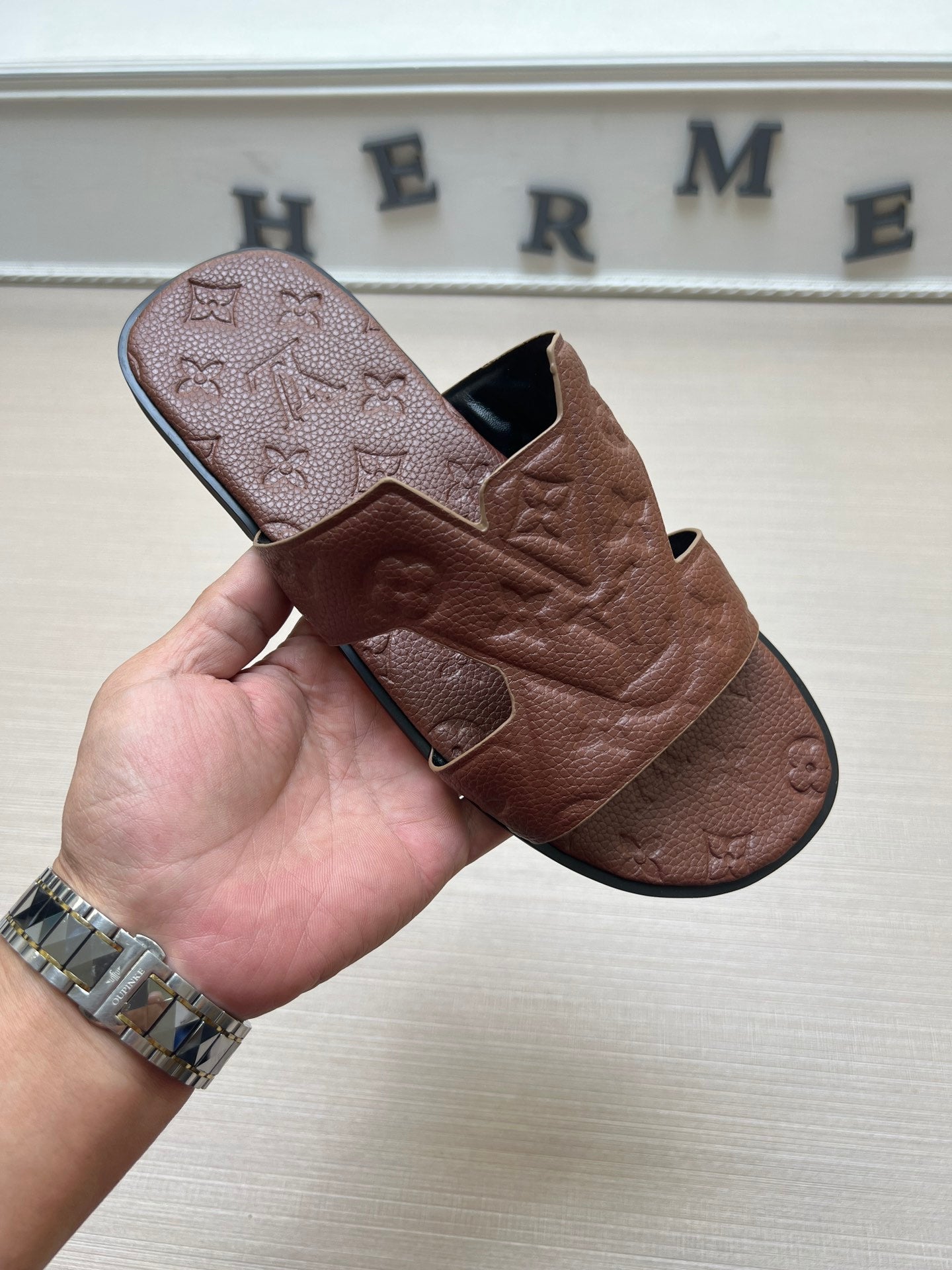54E34ZDE Stylish slippers