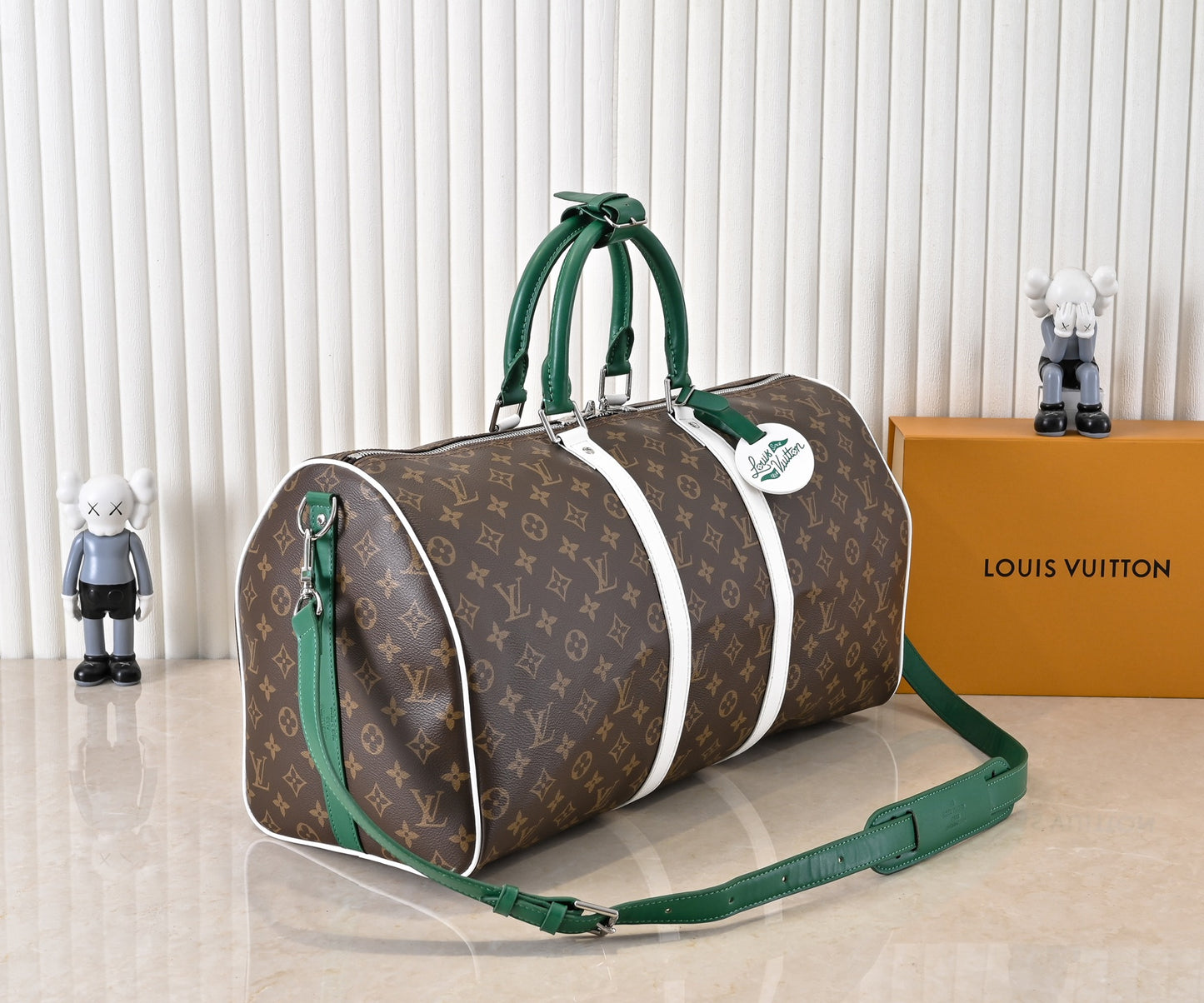 155NE37BDE Stylish leather luggage bags