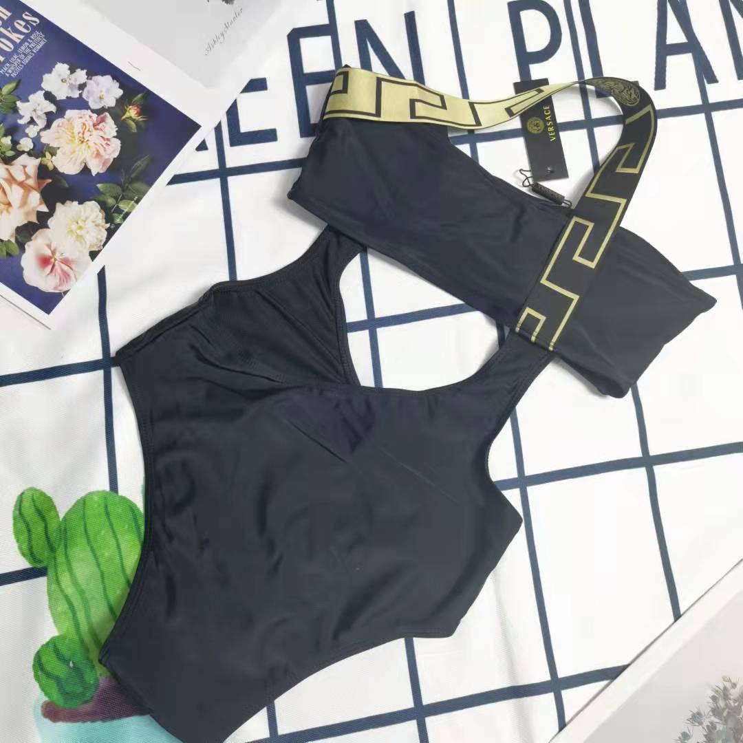 14V184YDE Stylish Bikini swimsuit