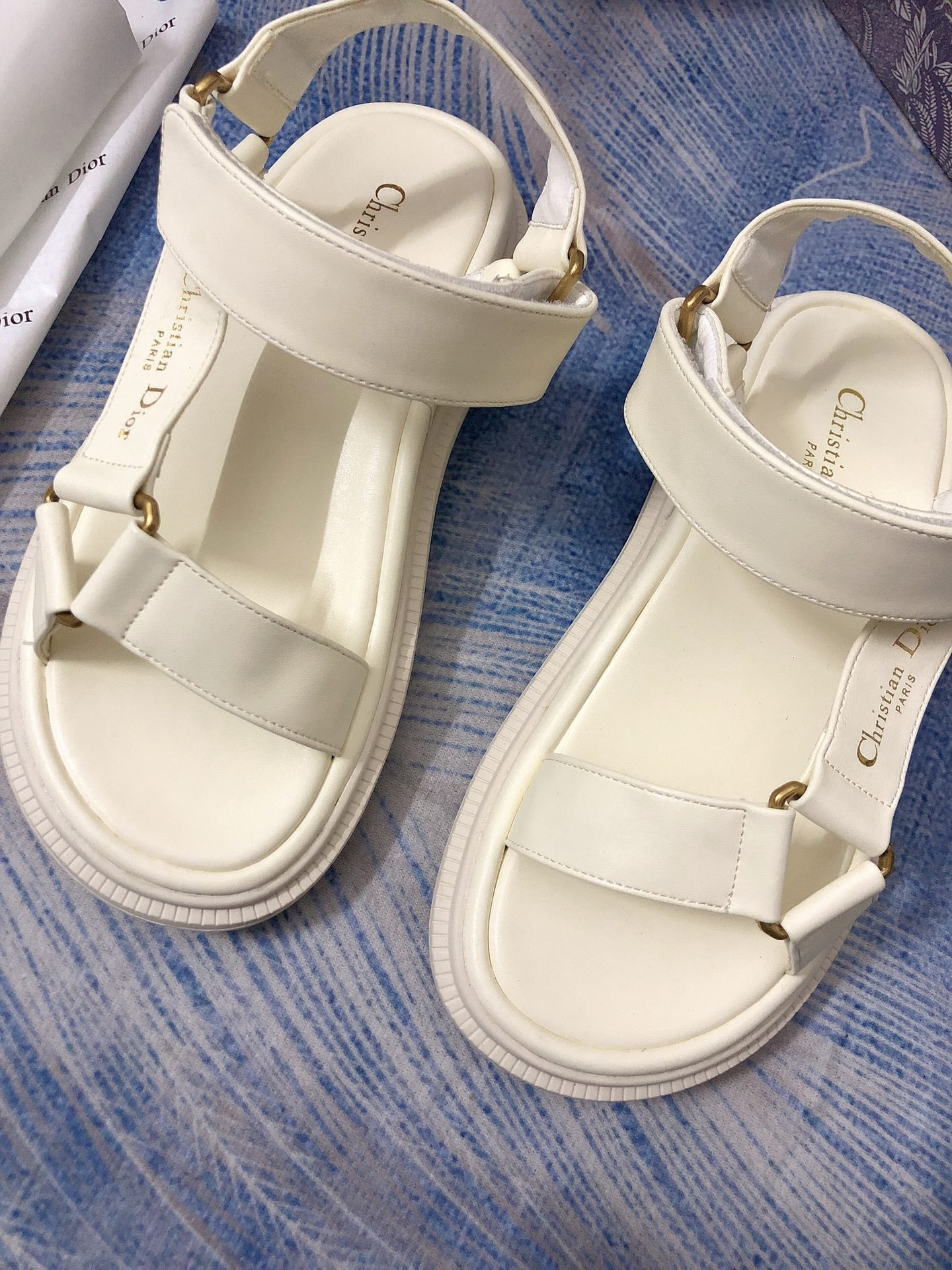 14D8ZDE Stylish sandals