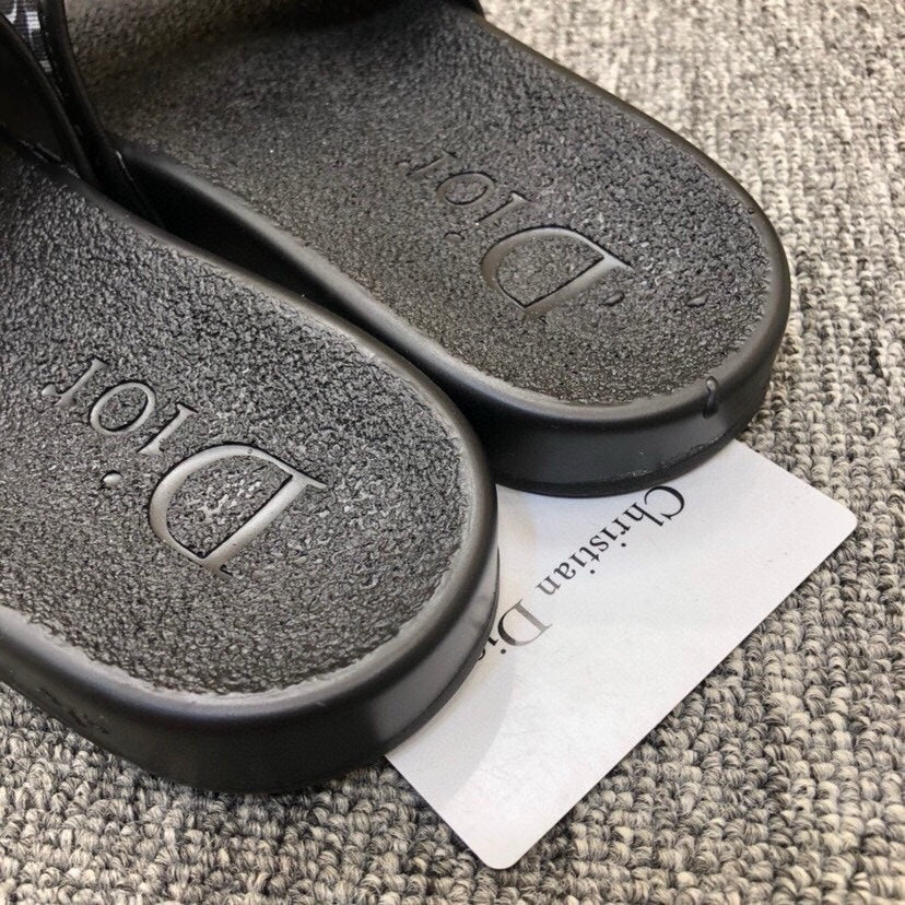 54D50ZDE Stylish slippers