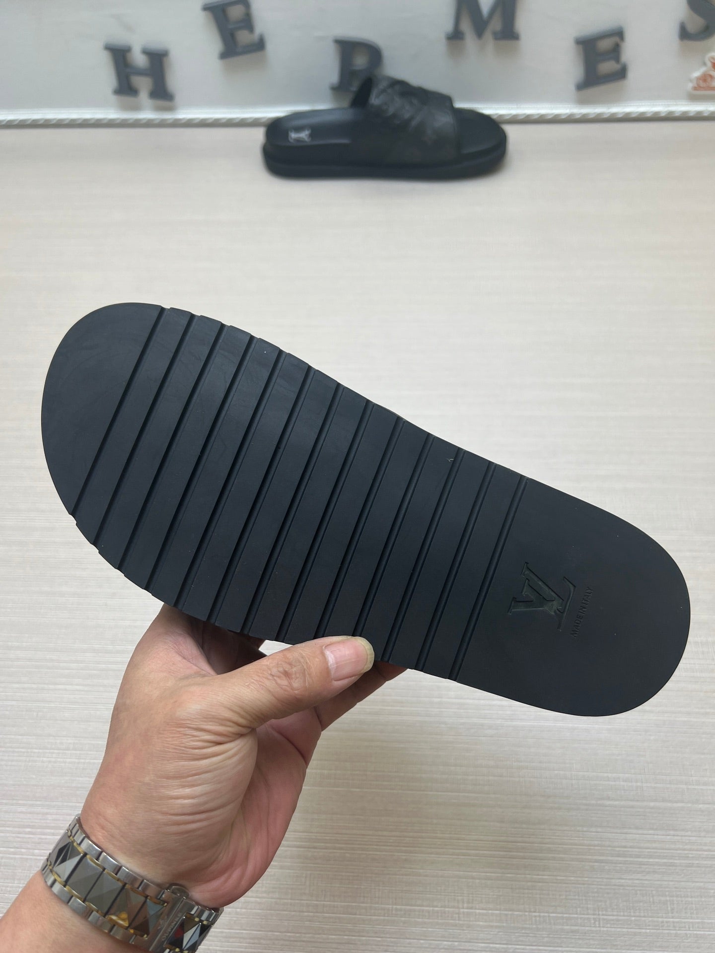 54E2ZDE Stylish slippers