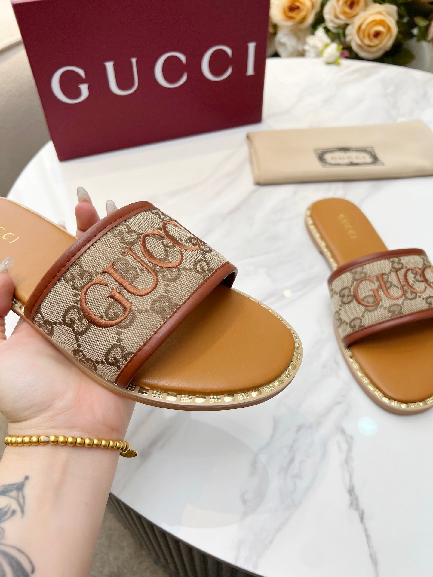 255QB29ZDE Stylish leather Slippers