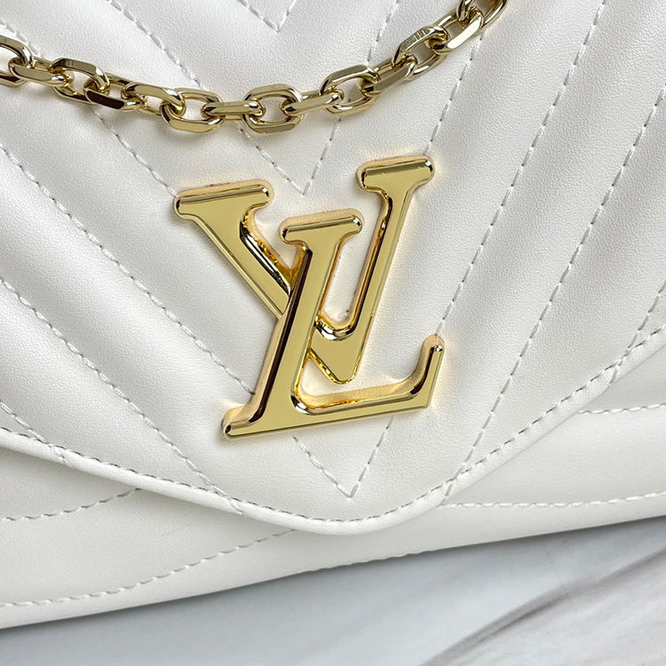 AE028BDE Stylish leather bag
